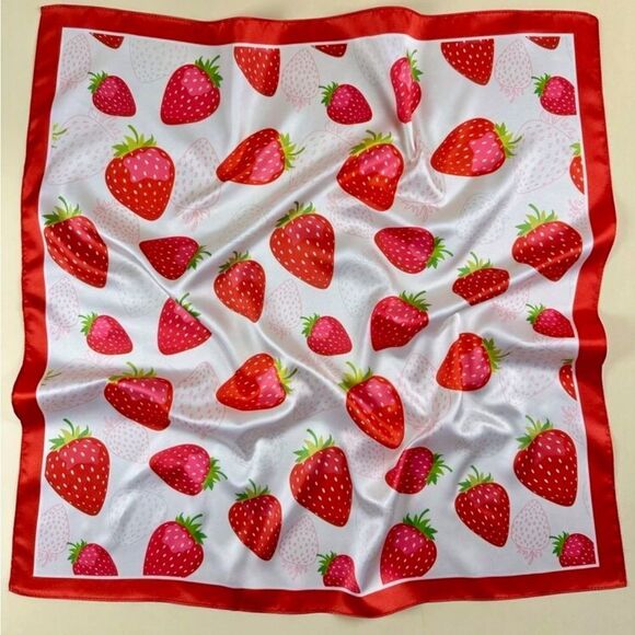 Strawberry Print Scarf N1103 - Picture 2 of 3